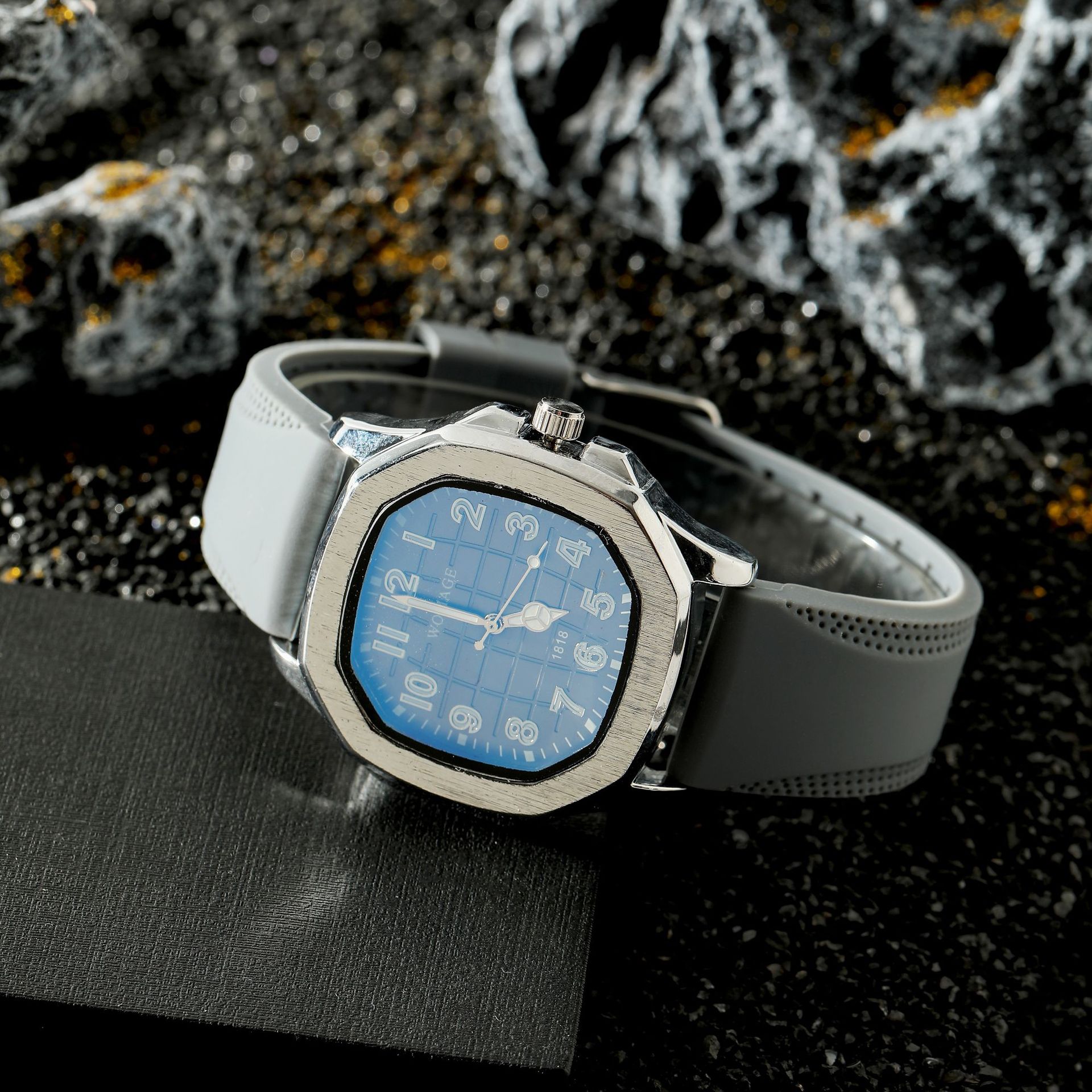 Montre élégant